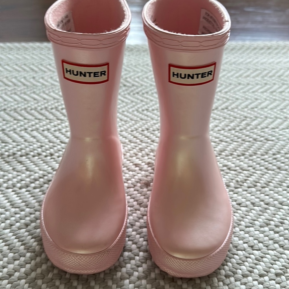 Pearl Pink Girl’s Hunter Boots Size US 7